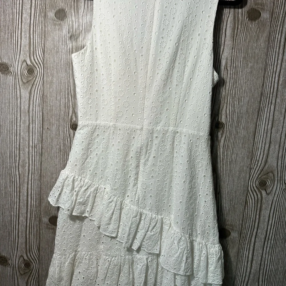 BCBGMAXAZRIA White Eyelet V Neck Crochet Wrap Dress Sz 6 $248 - Picture 8 of 8